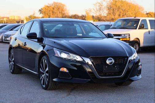2022 Nissan Altima SR FWD