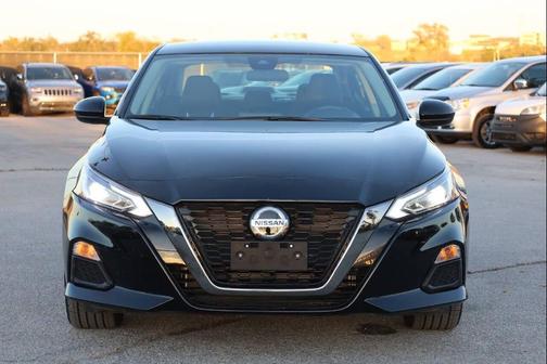 2022 Nissan Altima SR FWD