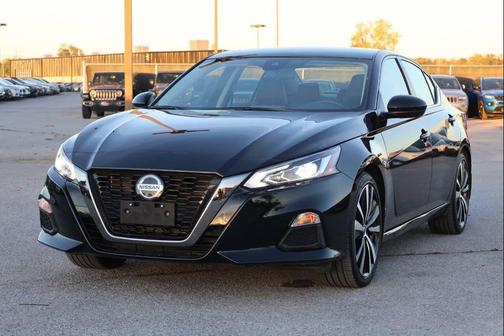2022 Nissan Altima SR FWD