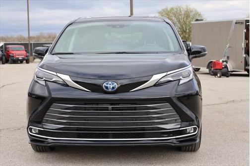 2021 Toyota Sienna Platinum 7 Passenger