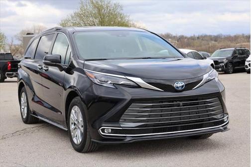 2021 Toyota Sienna Platinum 7 Passenger