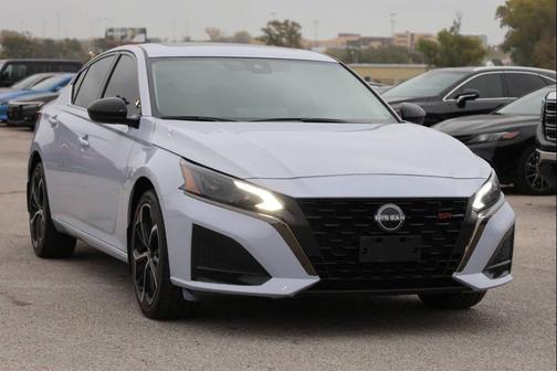 2023 Nissan Altima SR Intelligent AWD