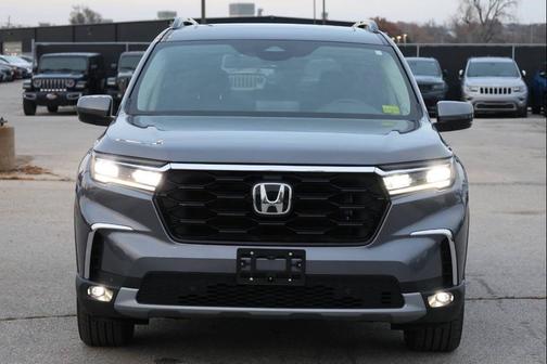 2025 Honda Pilot Touring 8-Passenger