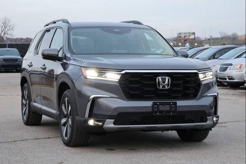 2025 Honda Pilot Touring 8-Passenger