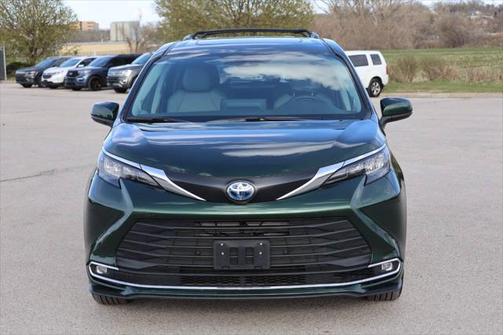 2024 Toyota Sienna XLE 7 Passenger