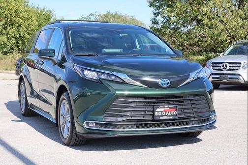 2024 Toyota Sienna XLE 7 Passenger