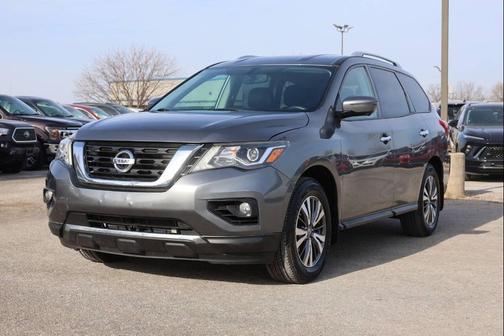 2017 Nissan Pathfinder SL