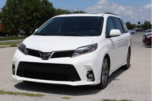 2018 Toyota Sienna SE Premium