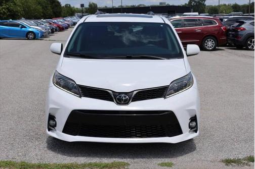 2018 Toyota Sienna SE Premium