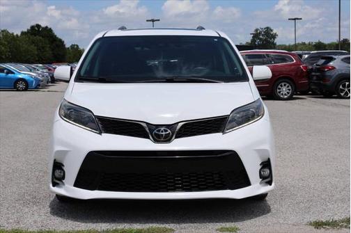 2018 Toyota Sienna SE Premium