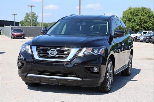 2018 Nissan Pathfinder SV