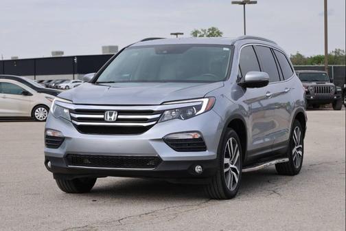 Gray 2017 Honda Pilot Elite