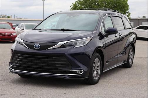2021 Toyota Sienna XLE 7 Passenger