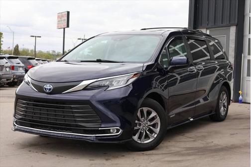 2021 Toyota Sienna XLE 7 Passenger