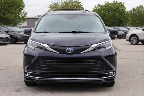 2021 Toyota Sienna XLE 7 Passenger