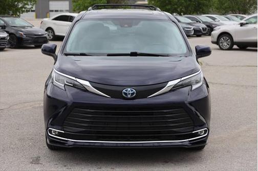 2021 Toyota Sienna XLE 7 Passenger