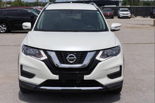White 2018 Nissan Rogue SV