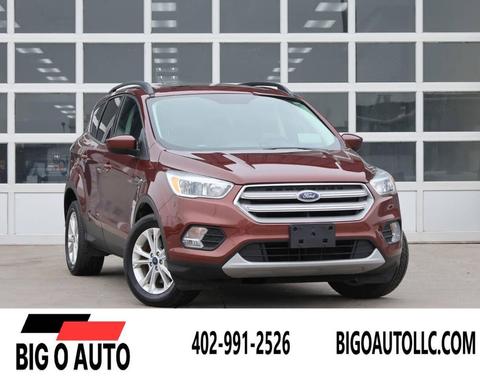 Red 2018 Ford Escape SE