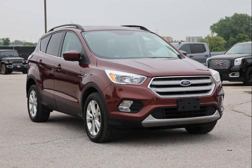 Red 2018 Ford Escape SE