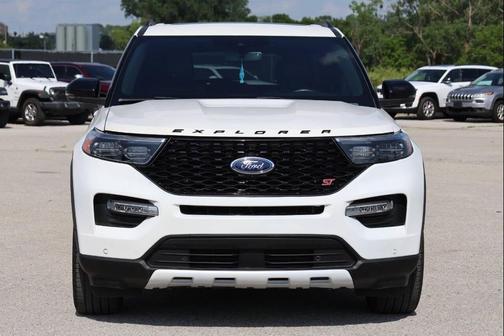 White 2022 Ford Explorer ST