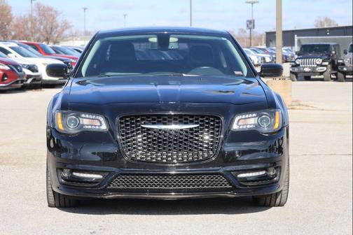2017 Chrysler 300 Limited