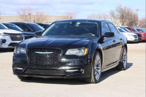 2017 Chrysler 300 Limited