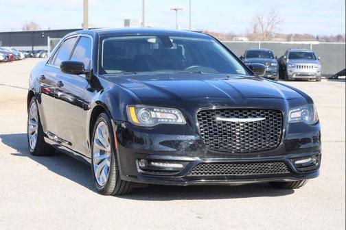 2017 Chrysler 300 Limited