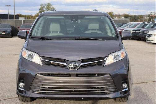 2020 Toyota Sienna XLE Premium