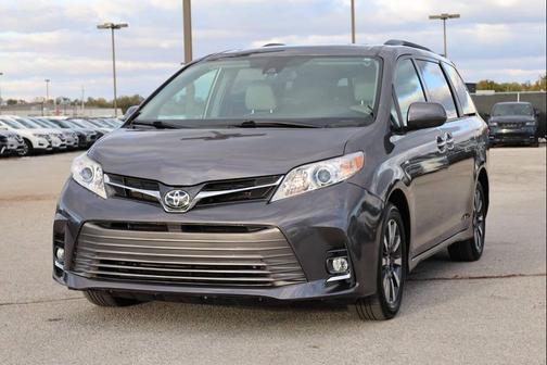 2020 Toyota Sienna XLE Premium