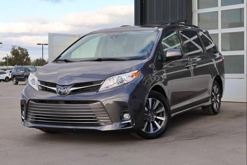 2020 Toyota Sienna XLE Premium