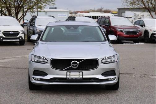 Silver 2018 Volvo S90 T5 Momentum