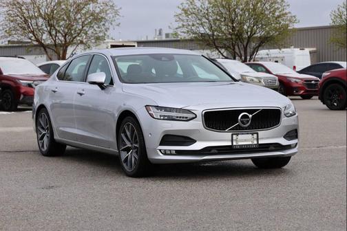 Silver 2018 Volvo S90 T5 Momentum