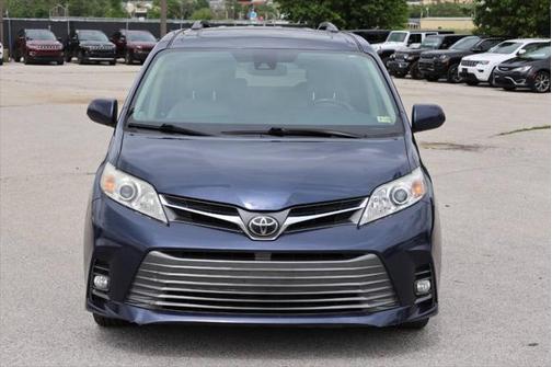 2018 Toyota Sienna XLE Premium