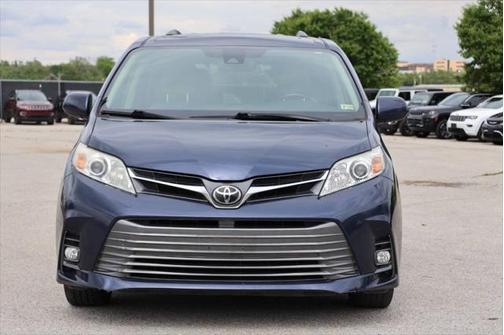 2018 Toyota Sienna XLE Premium