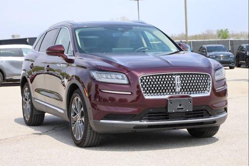 Maroon 2022 Lincoln Nautilus Reserve