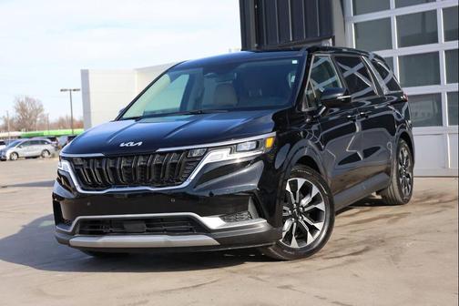 2024 Kia Carnival EX