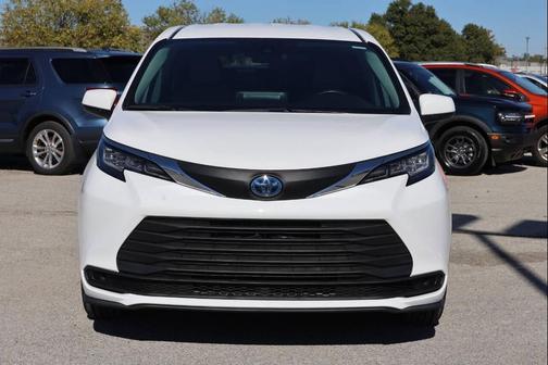 2021 Toyota Sienna LE