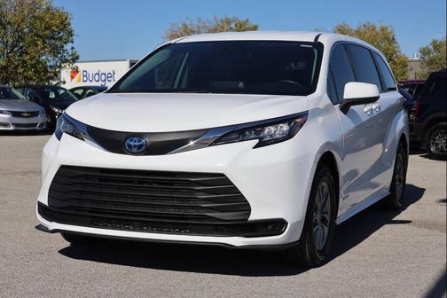 2021 Toyota Sienna LE