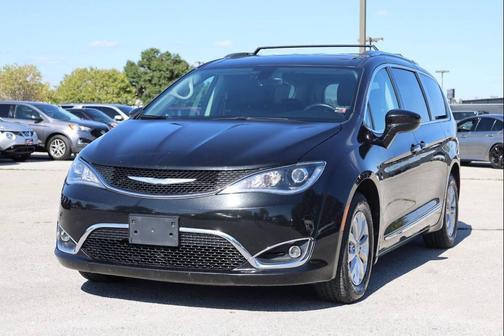 2018 Chrysler Pacifica Touring-L Plus