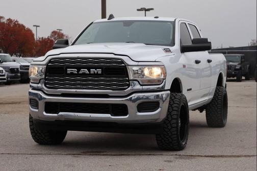 2019 RAM 2500 Tradesman Crew Cab 4x4 6'4' Box