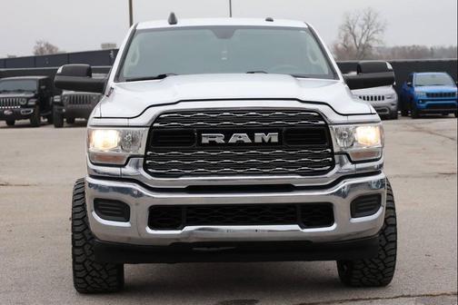 2019 RAM 2500 Tradesman Crew Cab 4x4 6'4' Box