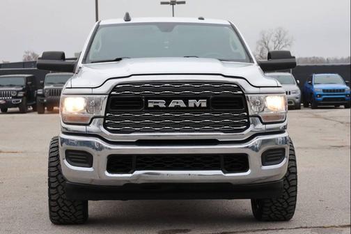 2019 RAM 2500 Tradesman Crew Cab 4x4 6'4' Box