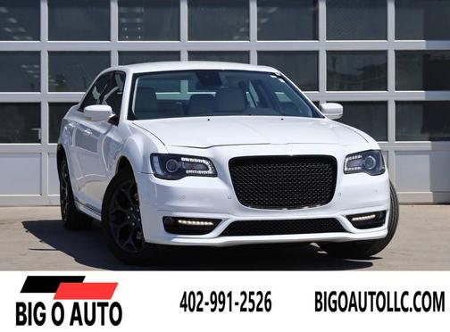 White 2022 Chrysler 300 Touring