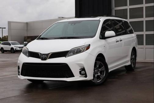 2019 Toyota Sienna SE