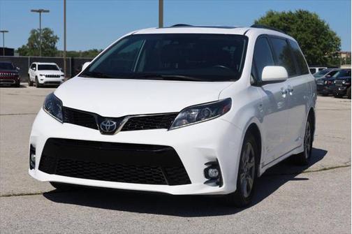 2019 Toyota Sienna SE