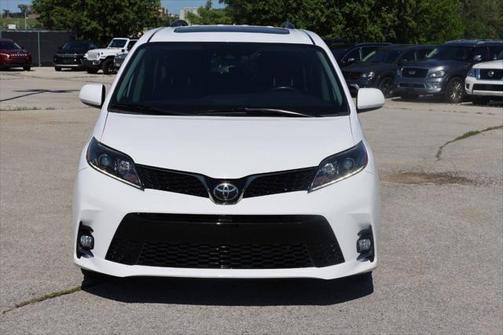 2019 Toyota Sienna SE