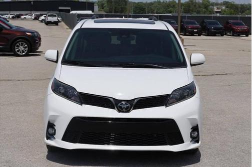 2019 Toyota Sienna SE