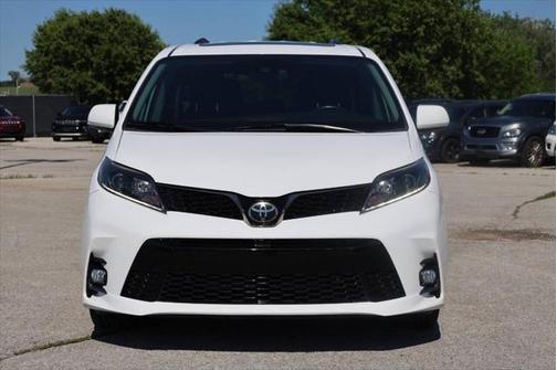 2019 Toyota Sienna SE