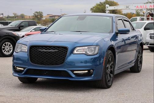 2023 Chrysler 300 Touring