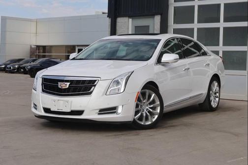 Crystal White Tricoat 2016 Cadillac XTS Luxury